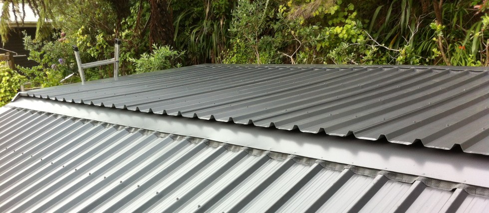 Change_of_pitch_roof_in_colorsteel_Endura.jpg
